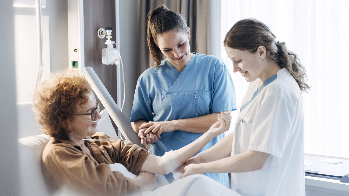 Ärztin, Pflegerin und Patientin